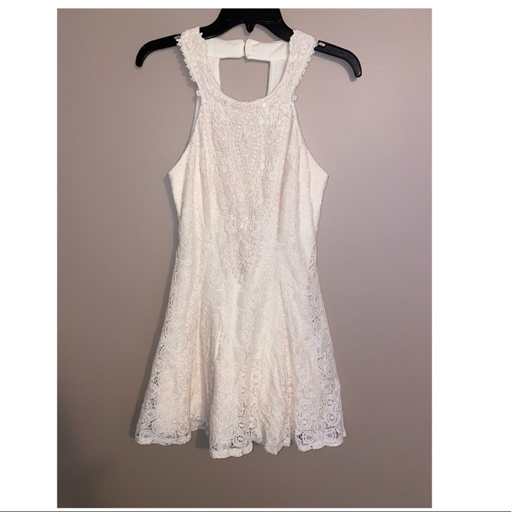 🌻3/$25🌻 Lace Cream Skater Formal Dress